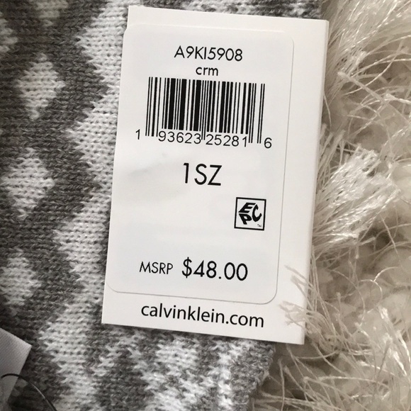 NWT scarf from Calvin Klein - Picture 4 of 5